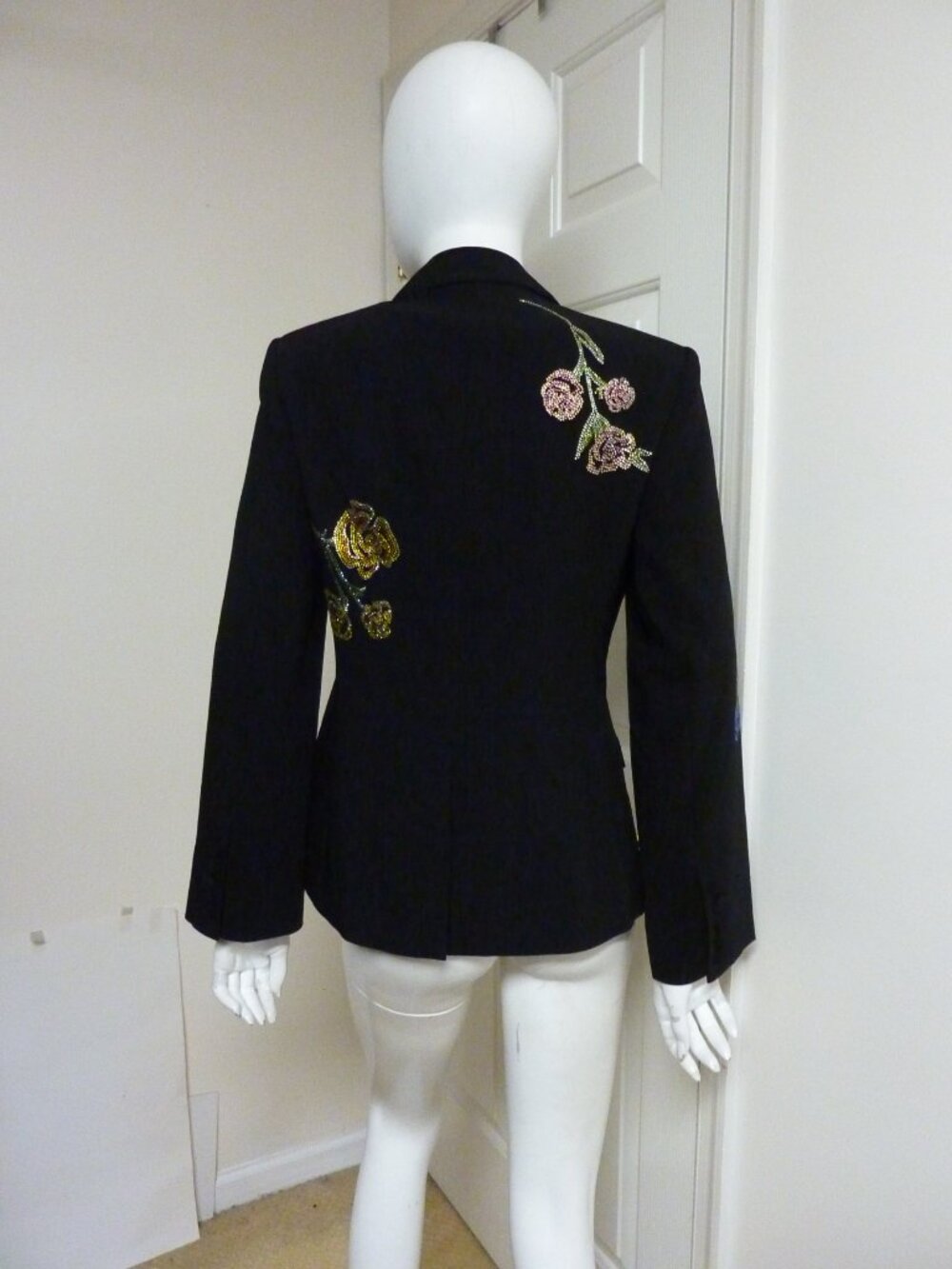 Cinq à Sept Floral Ribbons Diamante Crepe Jacket - Picture 9 of 10